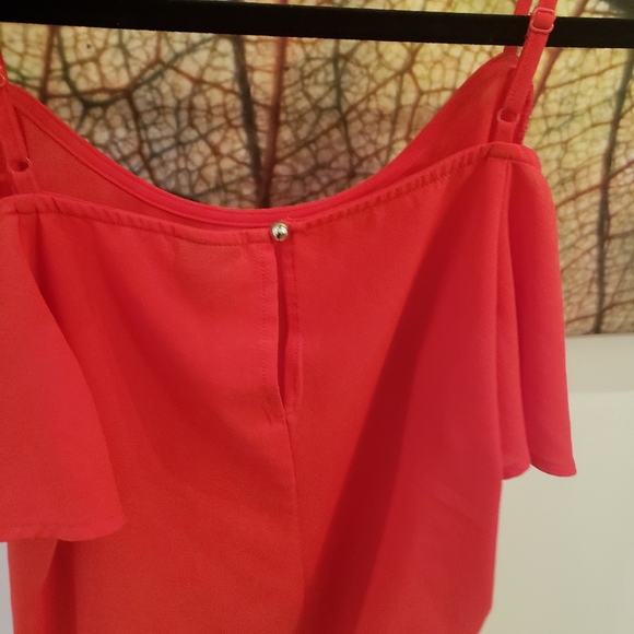 Red top - Picture 3 of 4